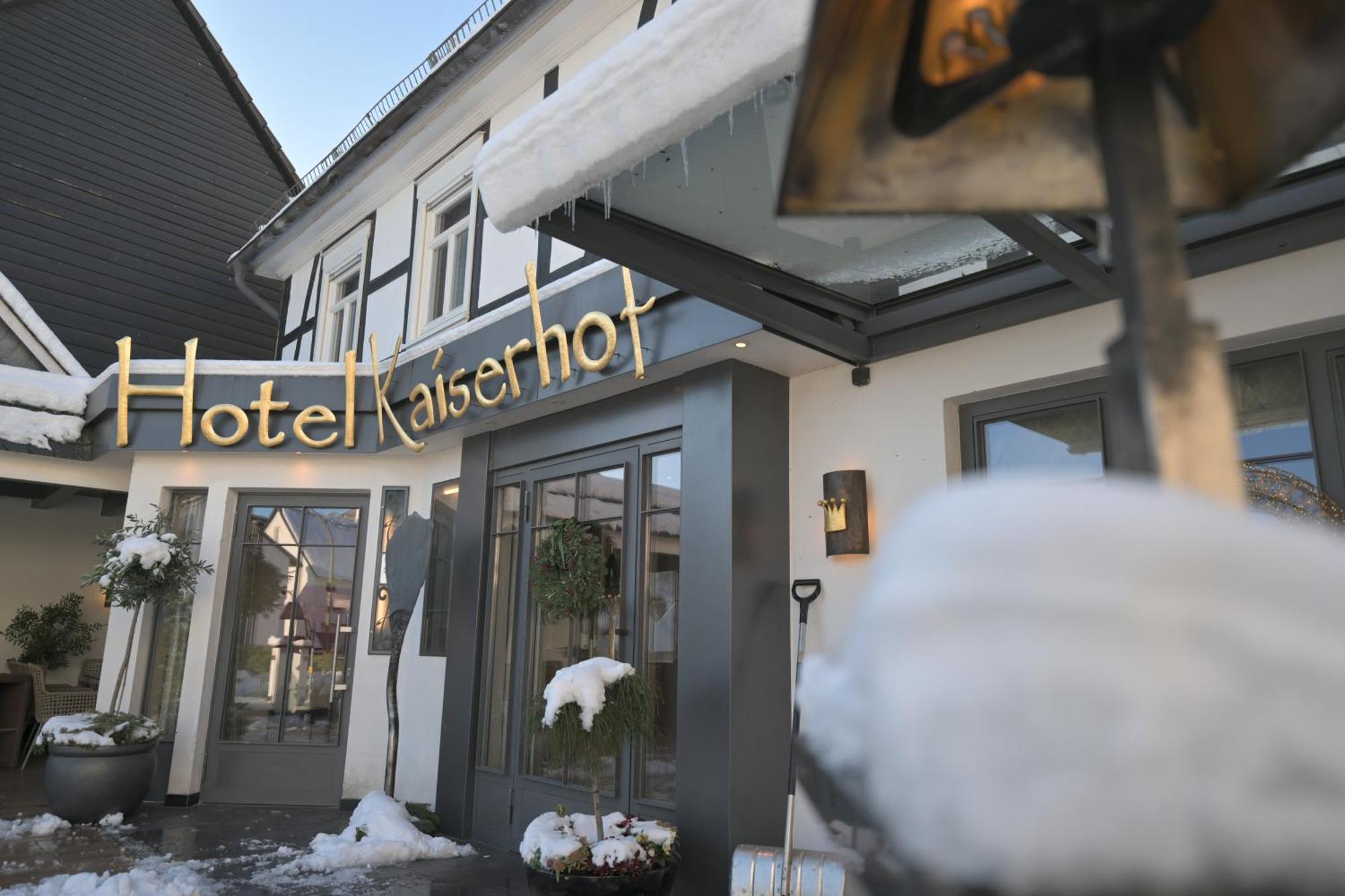 Hotel Kaiserhof Медебах Экстерьер фото